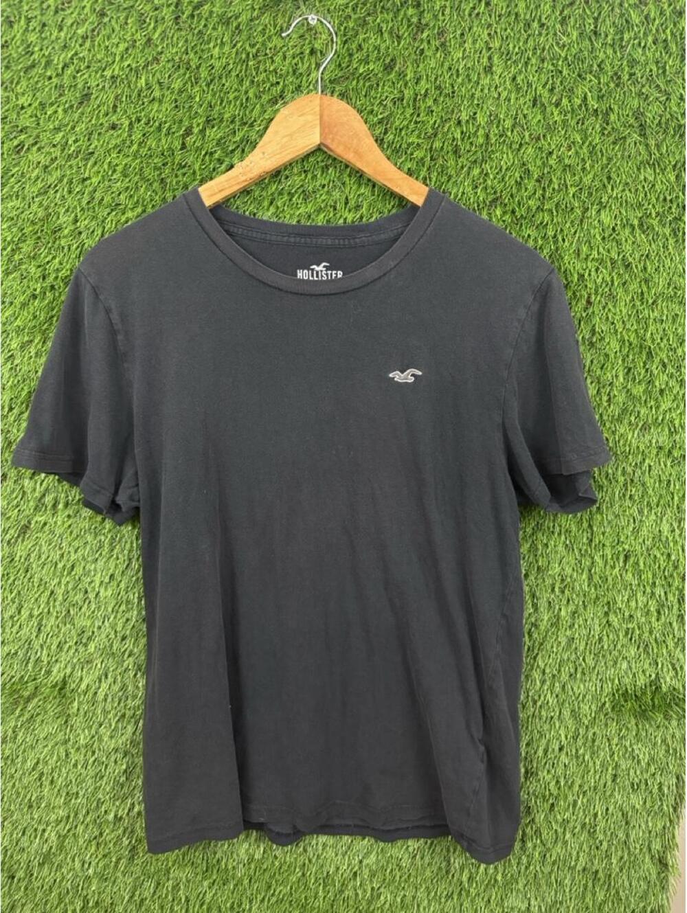 Hollister Essential Black T Shirt Crew Neck Minimalist Logo Tee Size M